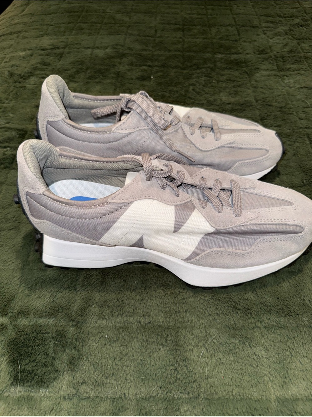 Women’s or Men's NEW BALANCE Grey Sneakers - BRAND NEW